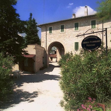 Agriturismo "Antico Frantoio" Foligno Exterior foto